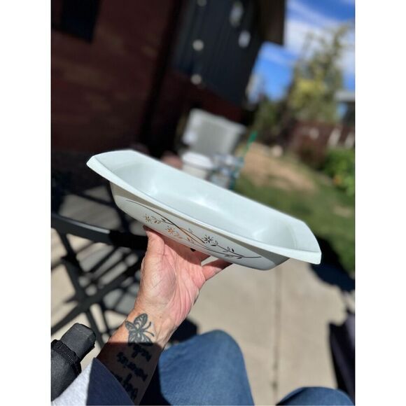 Vintage Pryex gold scroll Pyrex Golden honeysuckle 1.5 Qt baking dish 033 made i - Picture 8 of 12